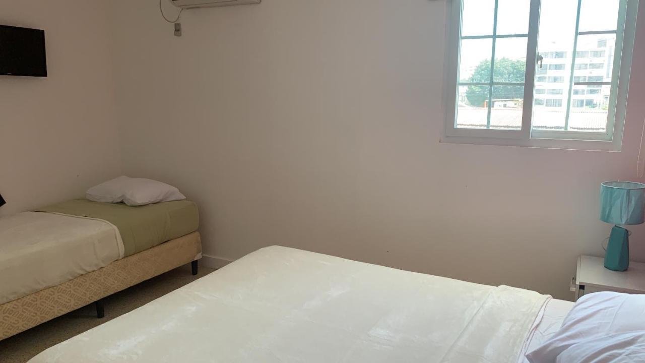 Hostal Familiar Carmencita ปานามาซิตี้ ภายนอก รูปภาพ