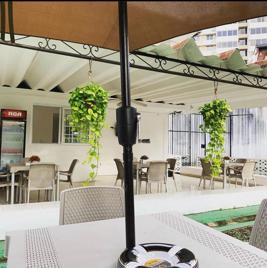 Hostal Familiar Carmencita ปานามาซิตี้ ภายนอก รูปภาพ